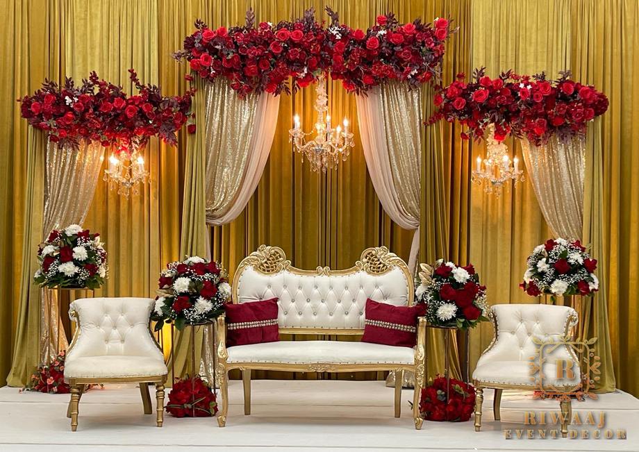 Royal red stage