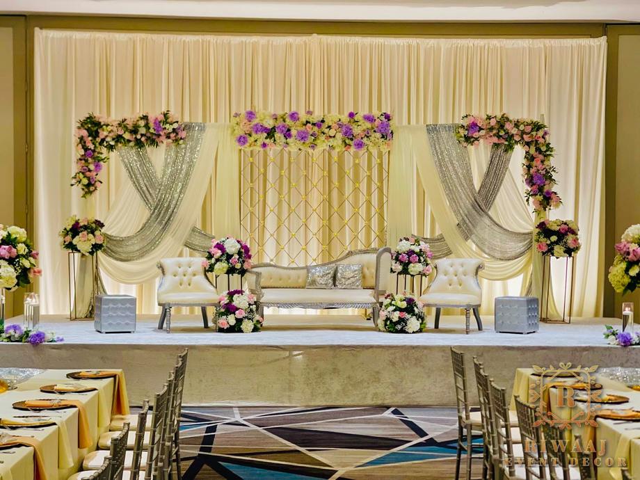 Lilac stage & tables